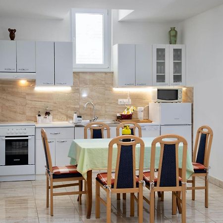 Goldfinch Estate Apartment Banjole Exterior photo