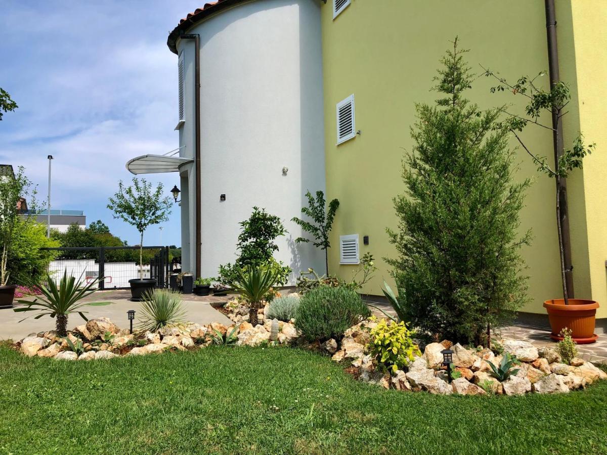 Goldfinch Estate Apartment Banjole Exterior photo