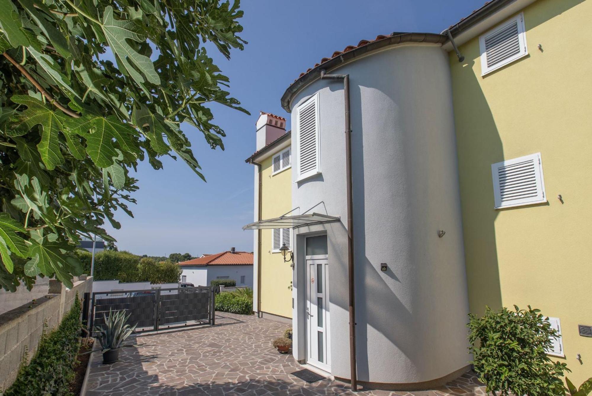 Goldfinch Estate Apartment Banjole Exterior photo